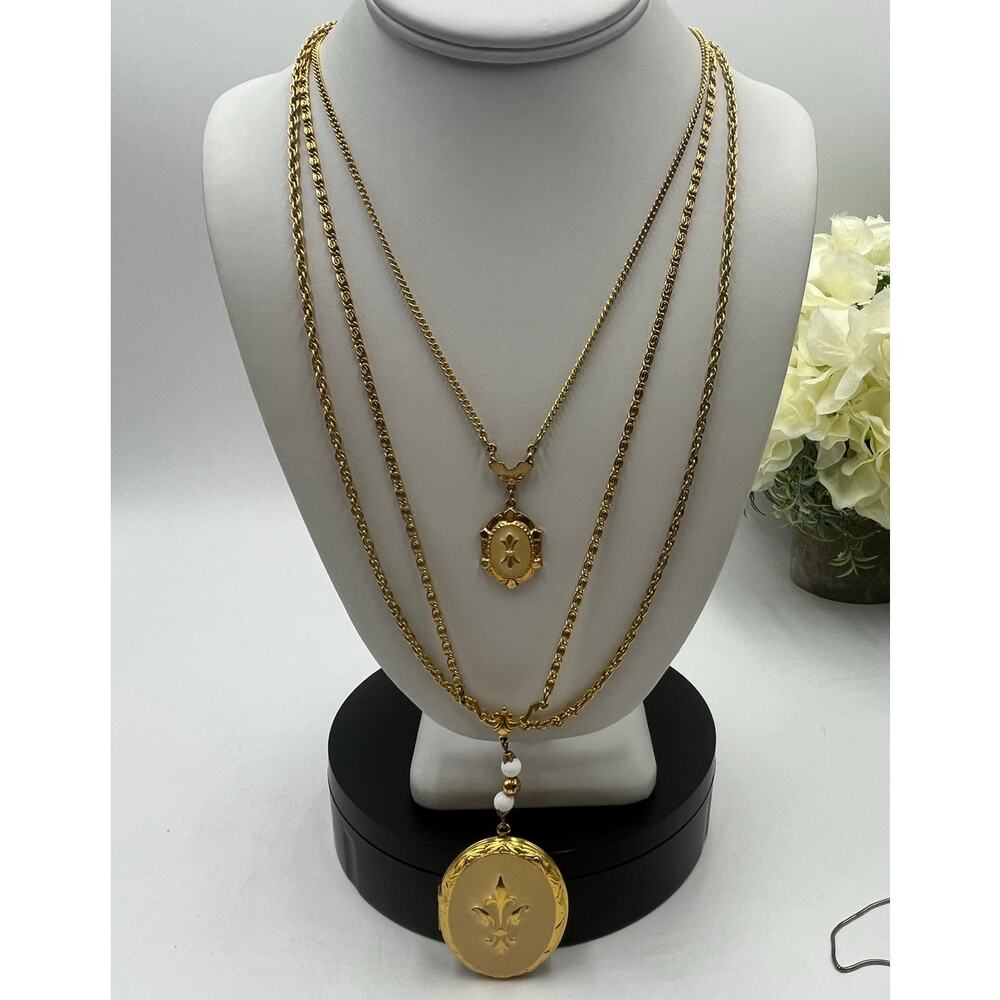 ART Arthur‎ Pepper Vintage Signed Triple Strand Gold Tone Locket Necklace